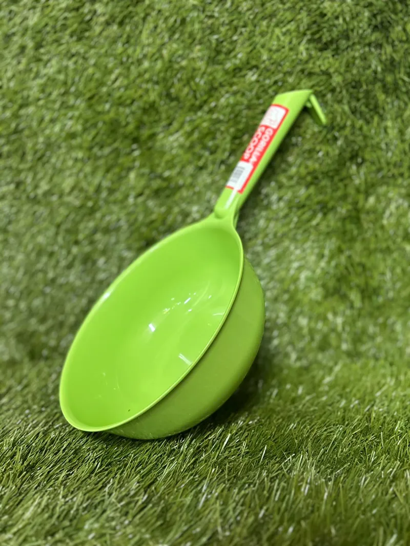 Red Gorilla Scoop - Pistachio