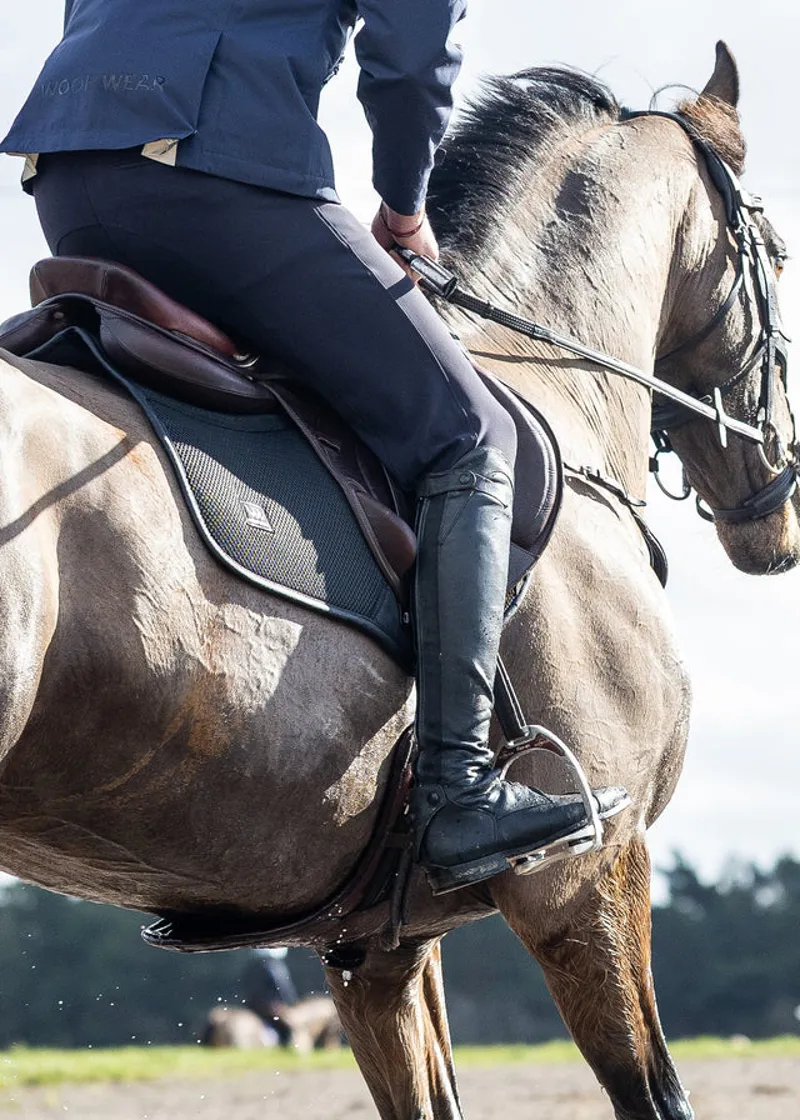 Woof Wear iVent Close Contact Saddle Pad - Black Full-3