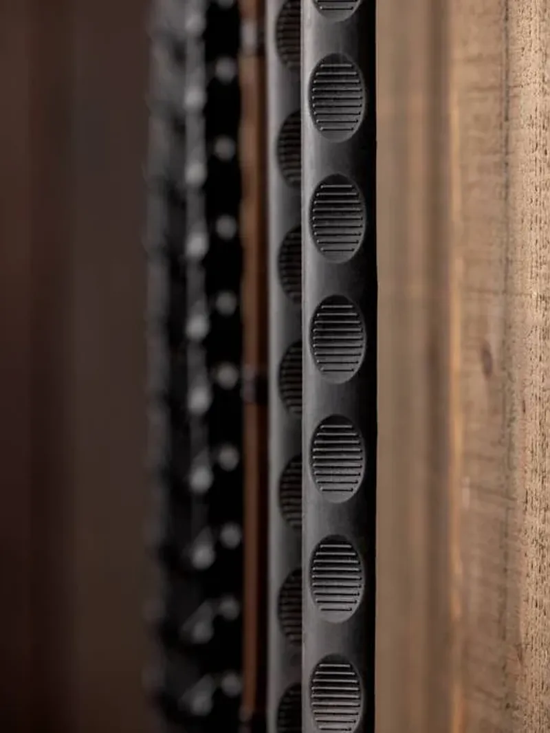 LeMieux Magna Grip Rubber Reins - Black/Silver-2