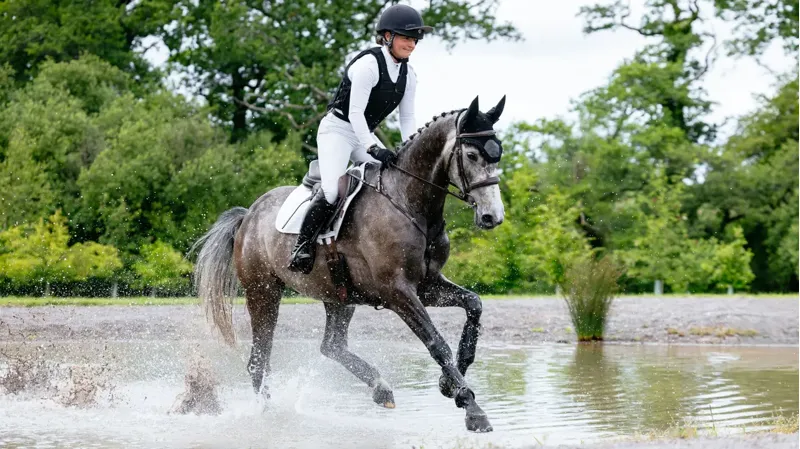 LeMieux Suede Close Contact Square - White-2