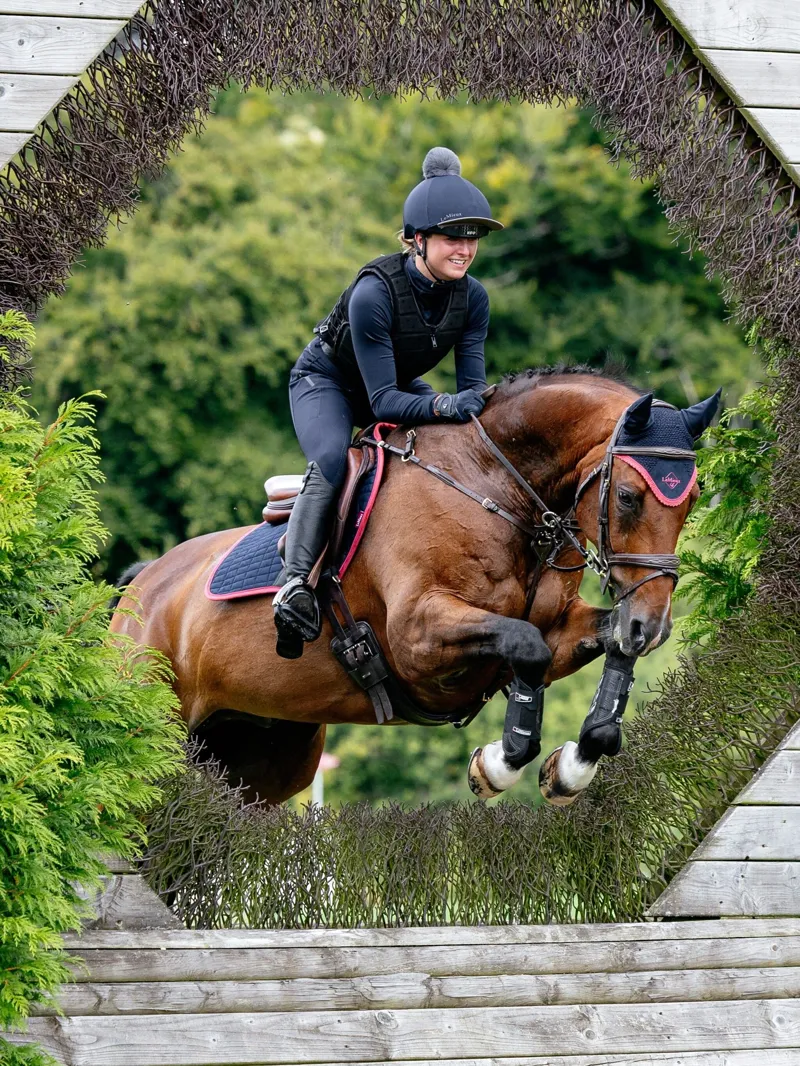 LeMieux Suede Close Contact Square - Navy/Cranberry-2