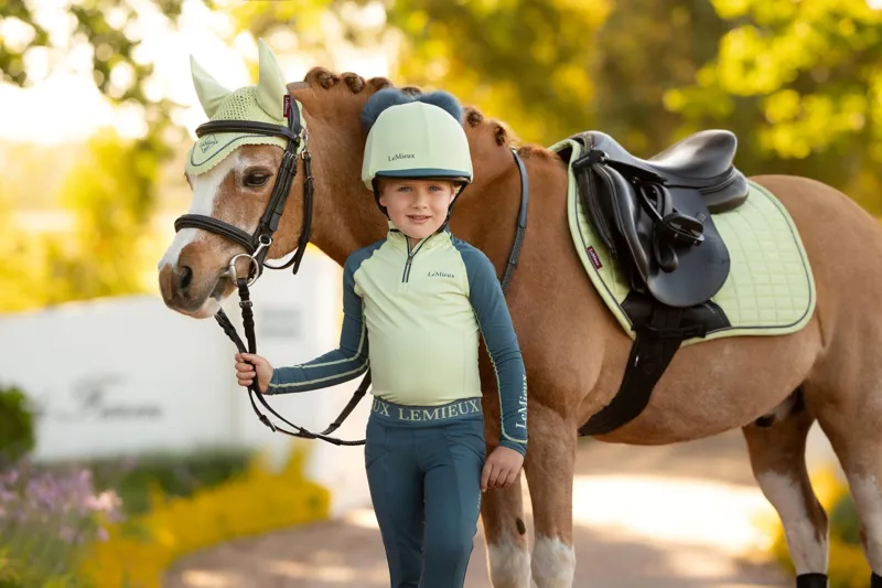 LeMieux Mini Suede Close Contact Square - Macaron XS-1