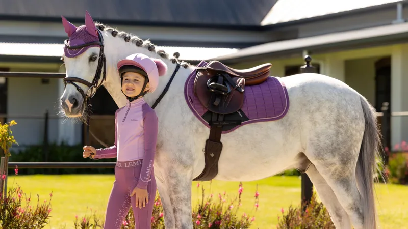 LeMieux Mini Suede Close Contact Square - Mallow XS-1