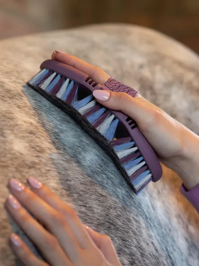 LeMieux Flexi Soft Body Brush - Powder Blue-1