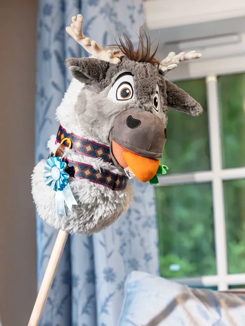 LeMieux Disney Hobby Horse Sven-3