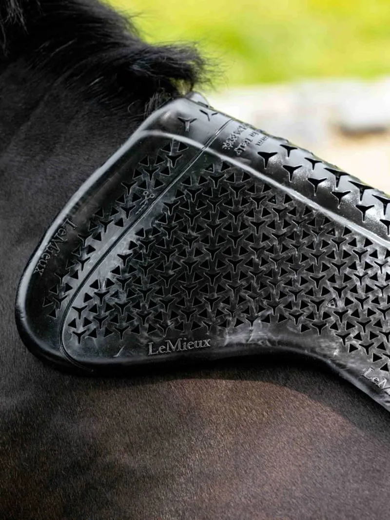 LeMieux Gel-Tek Shaped Half Pad - Black Large-4