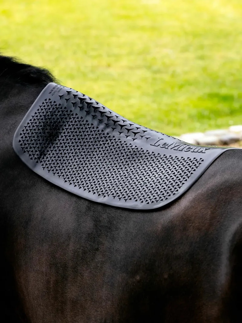LeMIeux Gel-Tek Slimline Half Pad - Black :Large-1